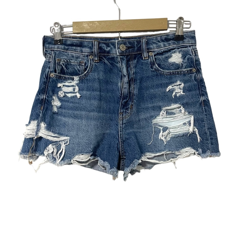 American Eagle Medium Wash Distressed Mom Shorts Size 6